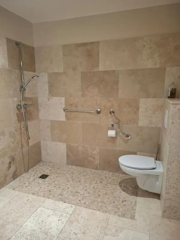 Aparthotel Chambre Independante Avec Salle De Bain Et Terrasse Privative Au Coeur Des Alpilles Aureille France